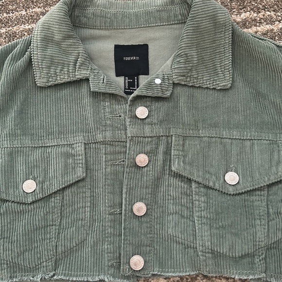 Forever 21 Trendy Cropped Olive Army Green Frayed Corduroy Jacket sz M NWOT cute - Picture 7 of 17